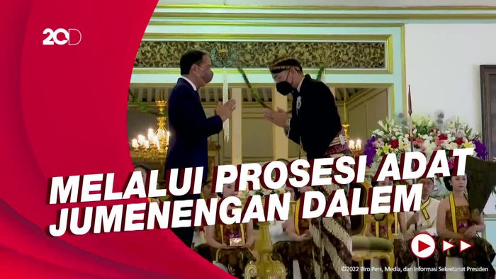 Momen Jokowi Beri Selamat Atas Pengukuhan KGPAA Mangkunegoro X