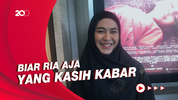 Oki Setiana Dewi Tolak Komentar Soal Isu Ria Ricis Hamil