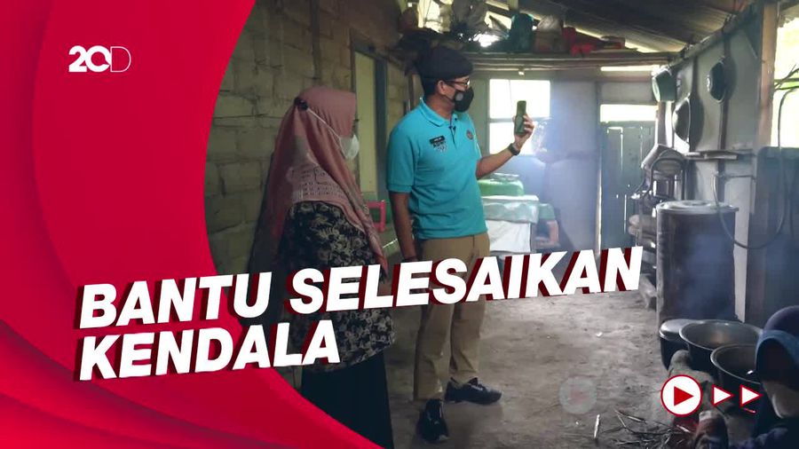 Kala Sandiaga Video Call Anak Buahnya Demi Bantu Pembuat Gula Jawa