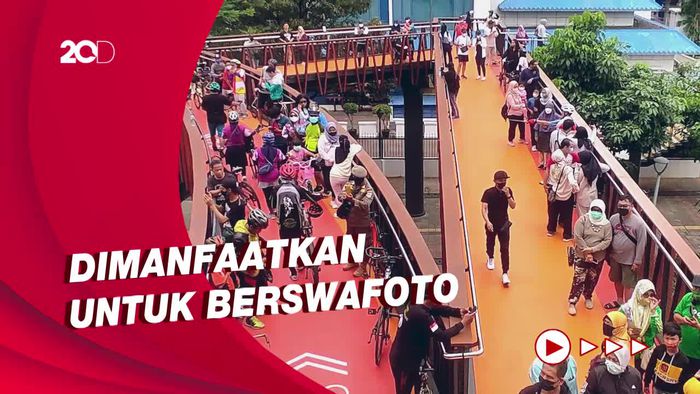 JPO Pinisi Ramai Didatangi Pesepeda Hingga Pejalan Kaki 