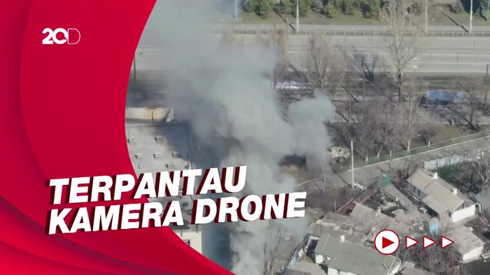 Detik-detik Kendaraan Militer Rusia Ditembaki Pasukan Ukraina