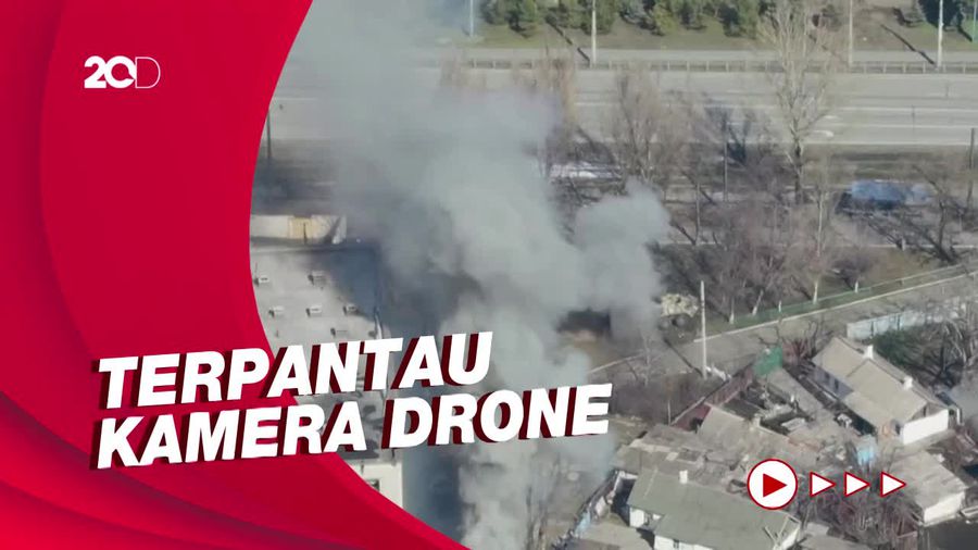 Detik-detik Kendaraan Militer Rusia Ditembaki Pasukan Ukraina
