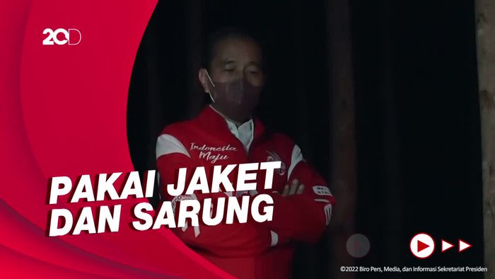 Momen Jokowi Nikmati Suasana Malam Saat Kemah di IKN