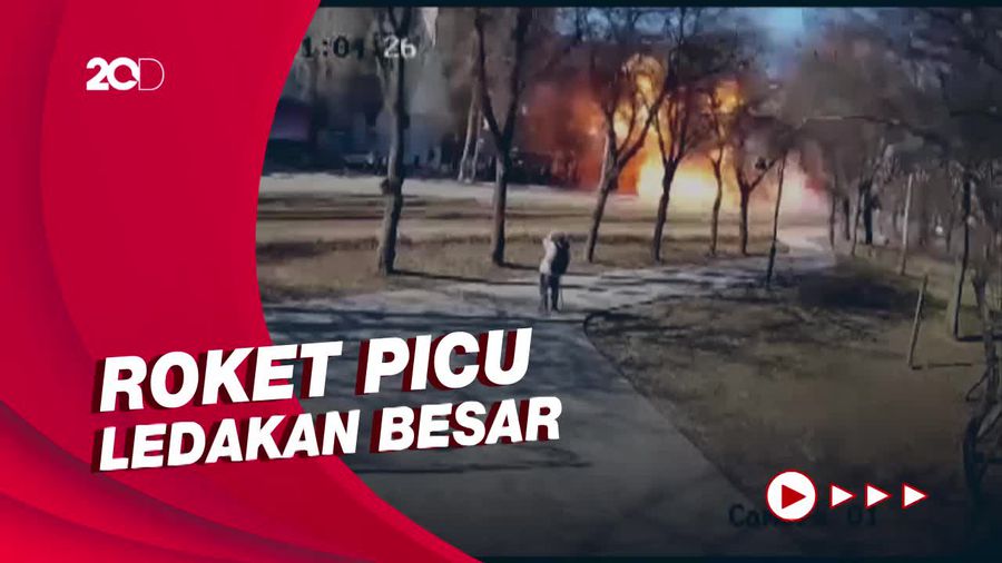 Detik-detik Roket Rusia Hantam Pusat Kota Kyiv