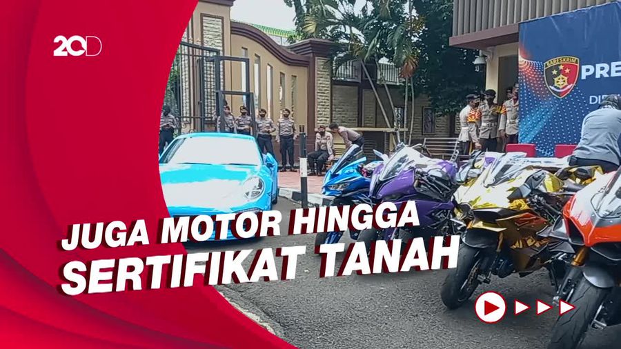 Penampakan Duit Gepokan-Mobil Mewah Doni Salmanan yang Disita