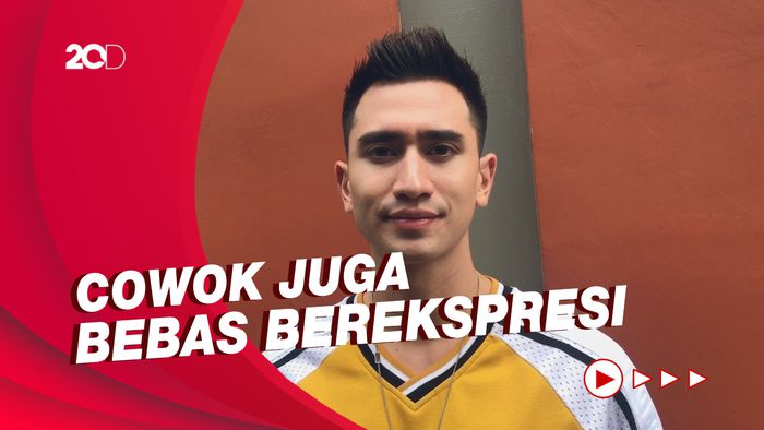 Verrell Bicara soal Gaya Bajunya yang Transparan di Insert Fashion Award