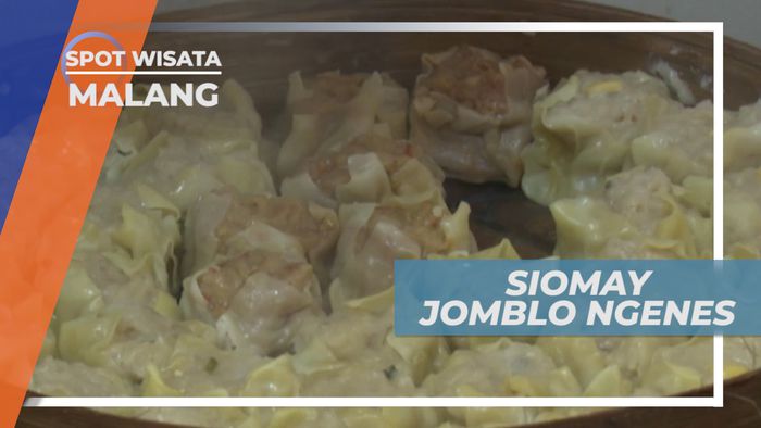 Lezat Nikmat Siomay Jumbo yang Lembut di Mulut dan Bumbu Kacang yang Yahut, Malang