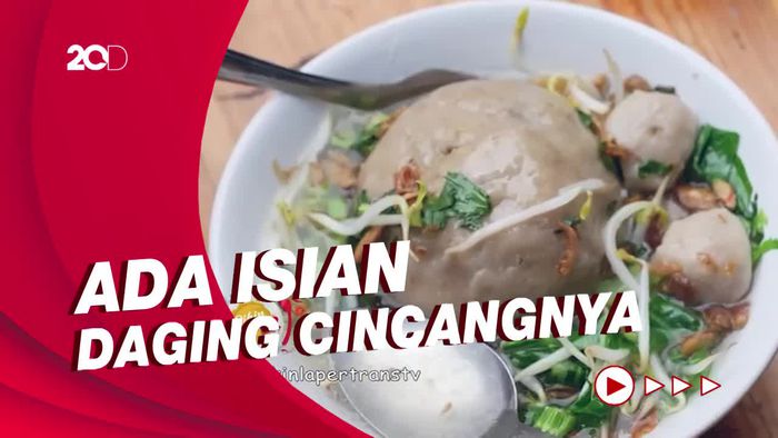 Bikin Laper: Bakso Selimut Telur Berpadu Kuah Kaldu di Jakbar