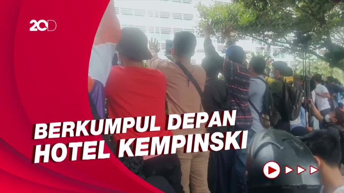 Antusias Warga Lihat Pembalap MotoGP: Manjat Pohon-Teriak Kadieu