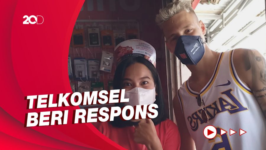 Saat Pebalap MotoGP Quartararo Belanja Kartu Perdana di Mandalika