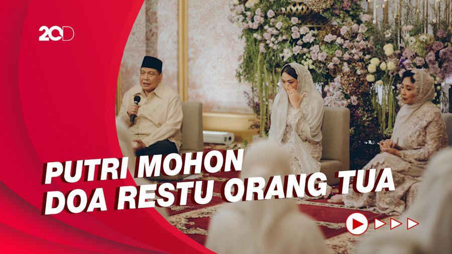 Momen Haru Acara Pengajian Jelang Pernikahan Putri Tanjung