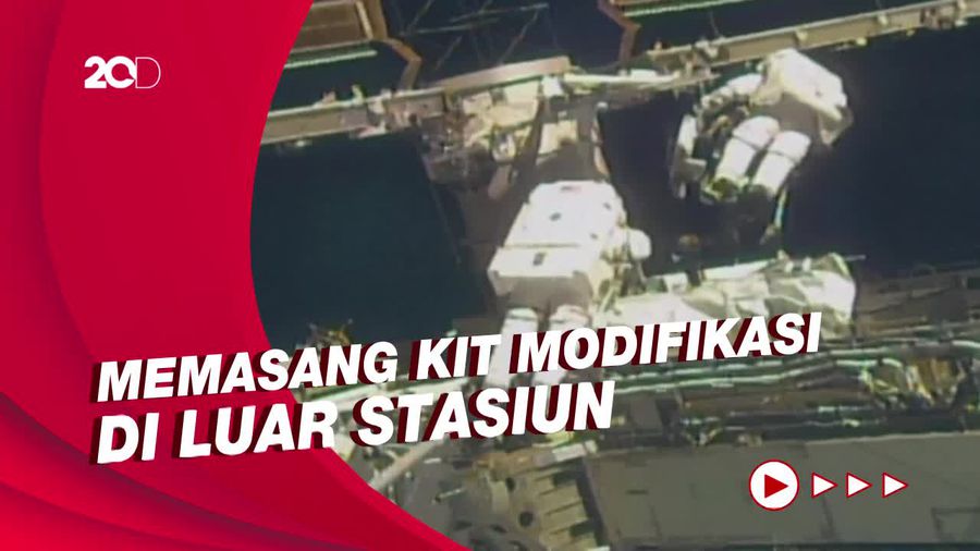 Persiapan Astronaut NASA untuk Peluncuran Susunan Surya di Luar Angkasa