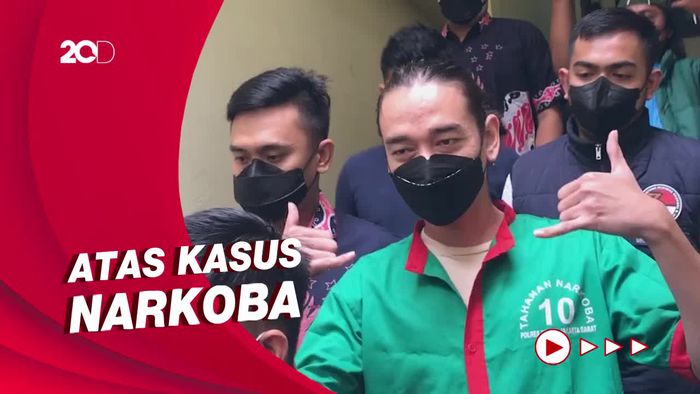 Penampilan Fauzan Lubis Vokalis Sisitipsi Pakai Baju Tahanan