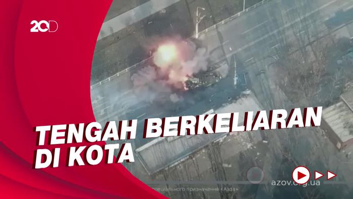 Detik-detik Tank Rusia Dihancurkan Tentara Ukraina di Mariupol