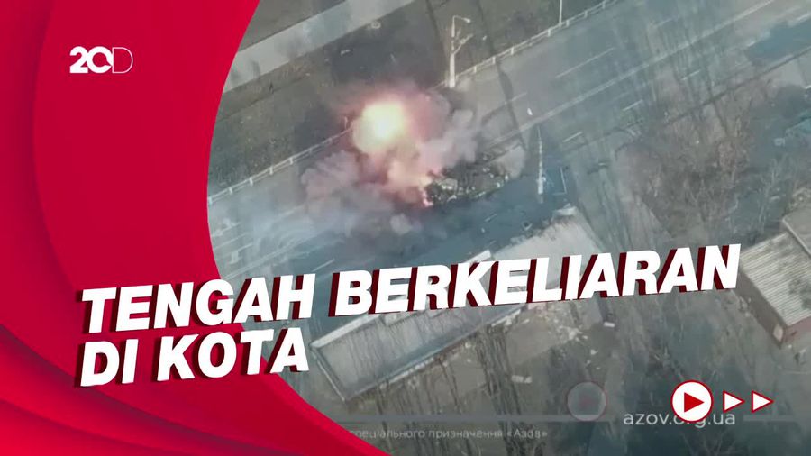 Detik-detik Tank Rusia Dihancurkan Tentara Ukraina di Mariupol