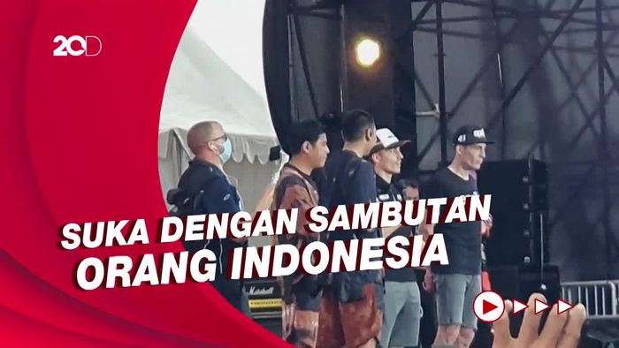 Momen Aleix Espargaro Lempar Kaus ke Penonton MotoGP Mandalika