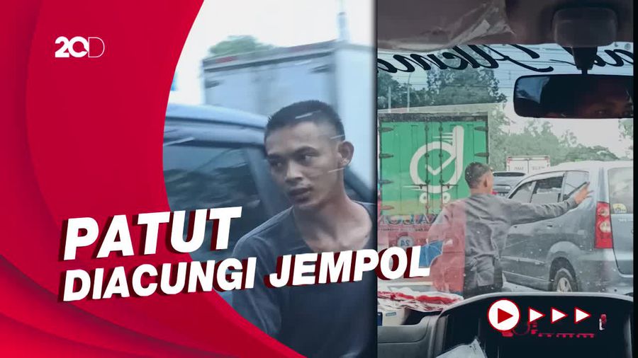 Bikin Haru! Ketika Penyandang Disabilitas Bantu Buka Jalan Ambulans