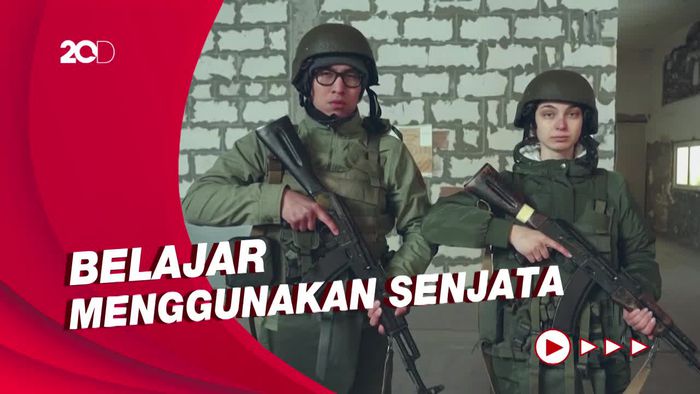 Demi Lindungi Kekasih, Pasangan Ukraina Bergabung Dalam Latihan Militer