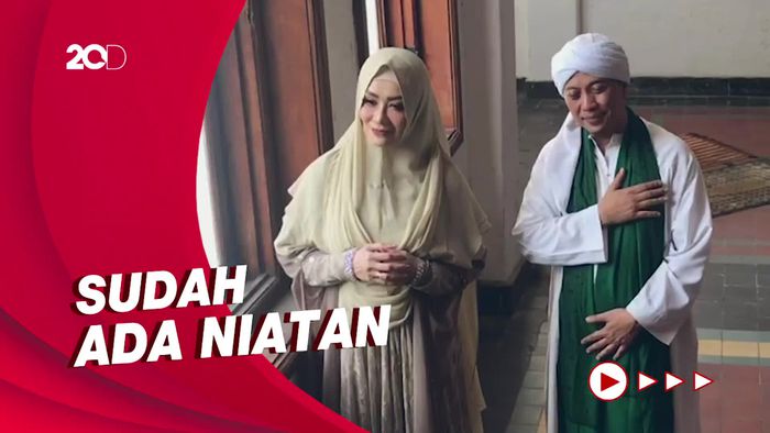 Reza Artamevia Ungkap Keinginannya untuk Berhijab