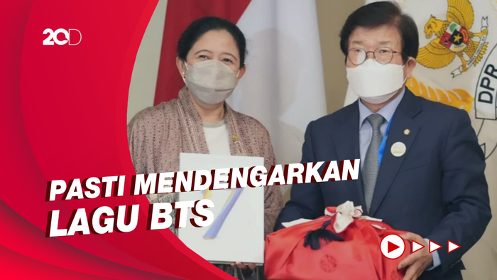 Kala Puan Maharani Dapat Album BTS dari Ketua DPR Korsel