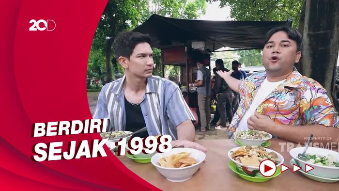 Bikin Laper: Mie Ayam Legendaris, Puluhan Tahun Jualan di Bawah Pohon