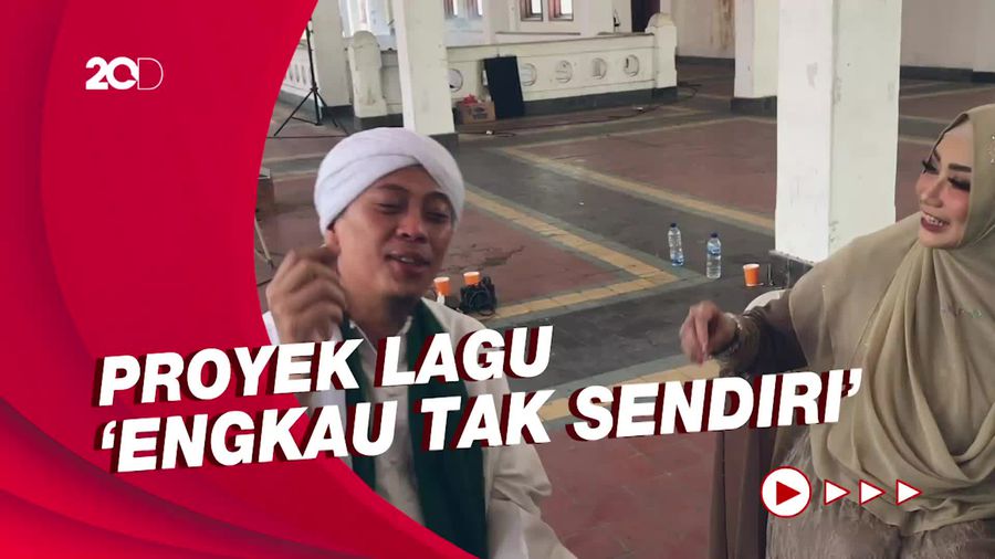 Opick Gaet Reza Artamevia Garap Lagu Baru