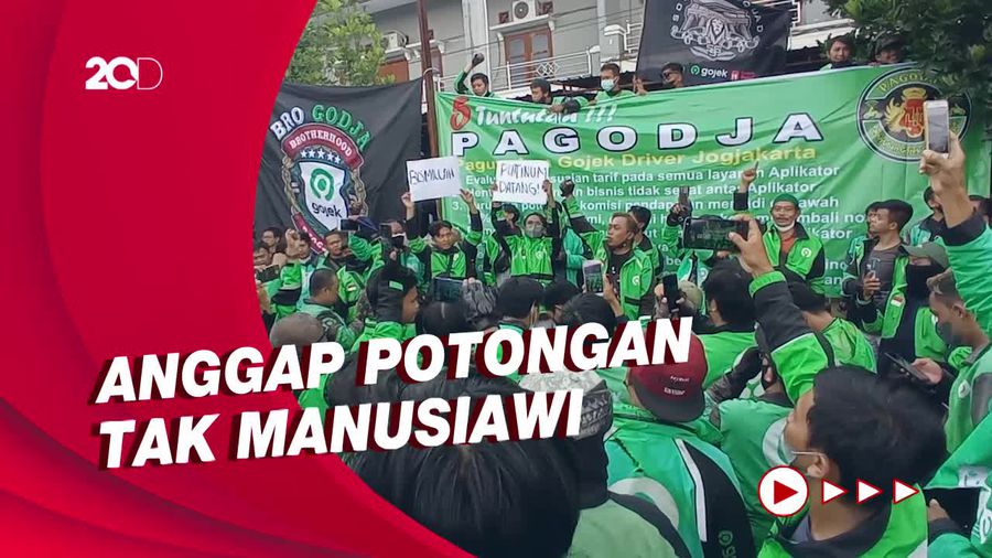 Ribuan Driver Ojol Geruduk Kantor Gojek Yogyakarta