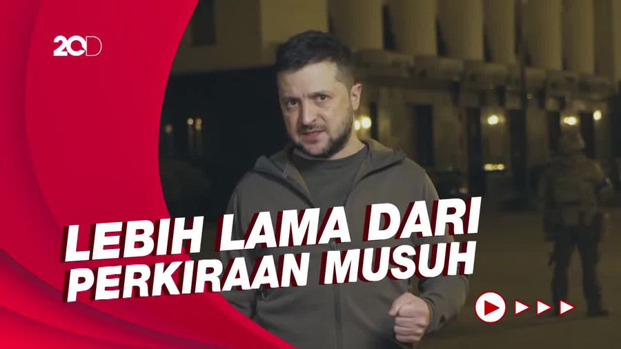 Zelenskiy Bangga Satu Bulan Bertahan dari Gempuran Rusia di Ukraina  