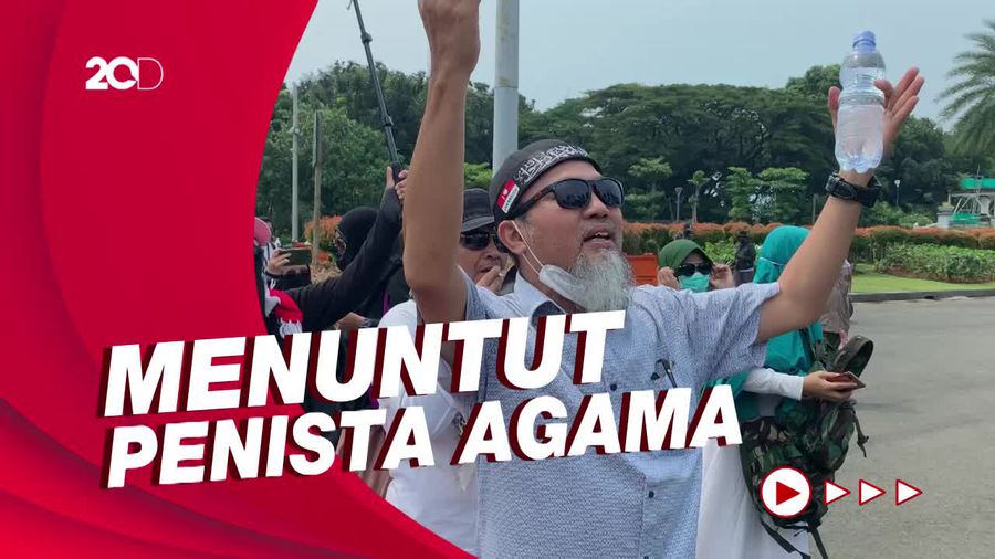 Massa Aksi 2503 PA 212 Mulai Merapat ke Patung Kuda