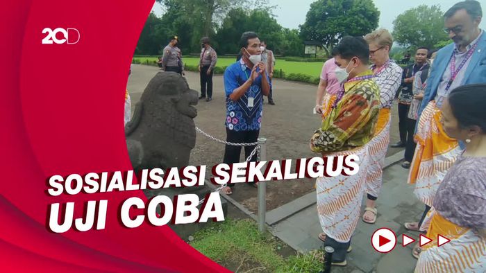 Momen Delegasi G20 Pakai Sandal Upanat Saat Kunjungi Candi Borobudur