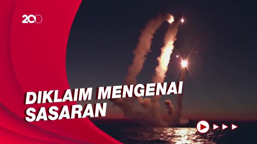 Momen Rusia Tembakkan Rudal Jelajah ke Ukraina dari Laut