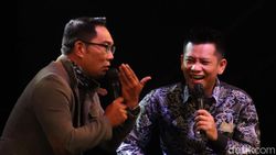 Ternyata Ridwan Kamil Bisa Juga Stand Up Comedy
