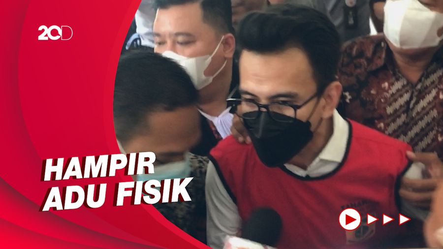 Sidang Adam Deni Diakhiri Insiden Kericuhan