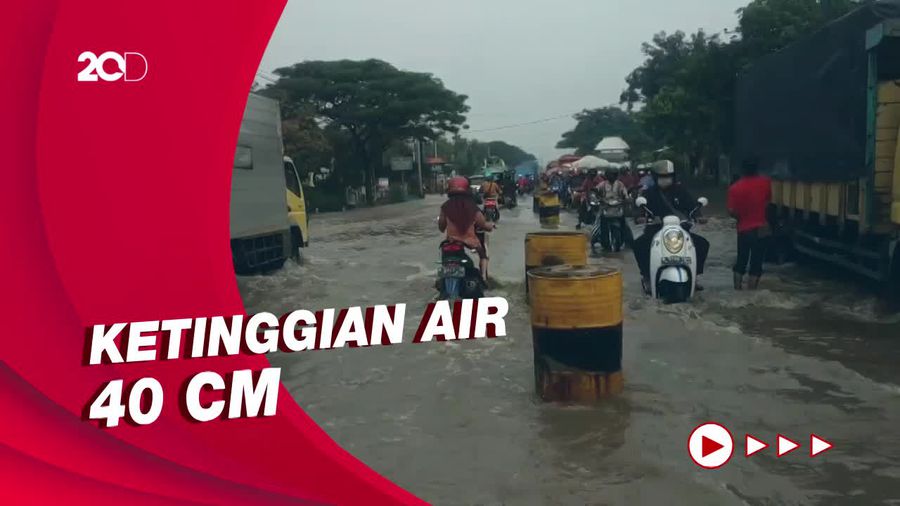 Penampakan Jalan Raya Kraton Pasuruan Banjir, Kendaraan Mengular