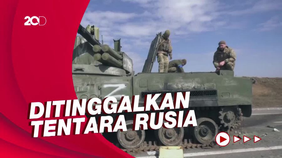 Prajurit Ukraina Rampas Peralatan Perang Rusia di Kharkiv