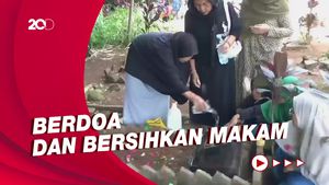 Jelang Ramadan, Warga Purwakarta Ziarah ke Makam