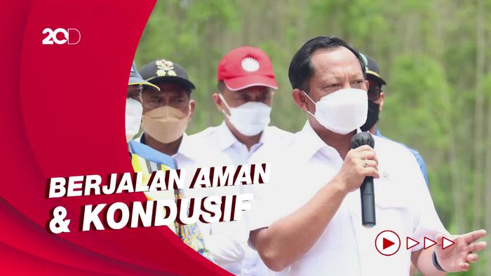 Kala Mendagri Pamer Keberhasilan Pilkades Serentak Meski di Tengah Pandemi