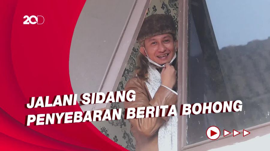 Senyum dan Sapa Habib Bahar Sebelum Jalani Sidang Kasus Hoax