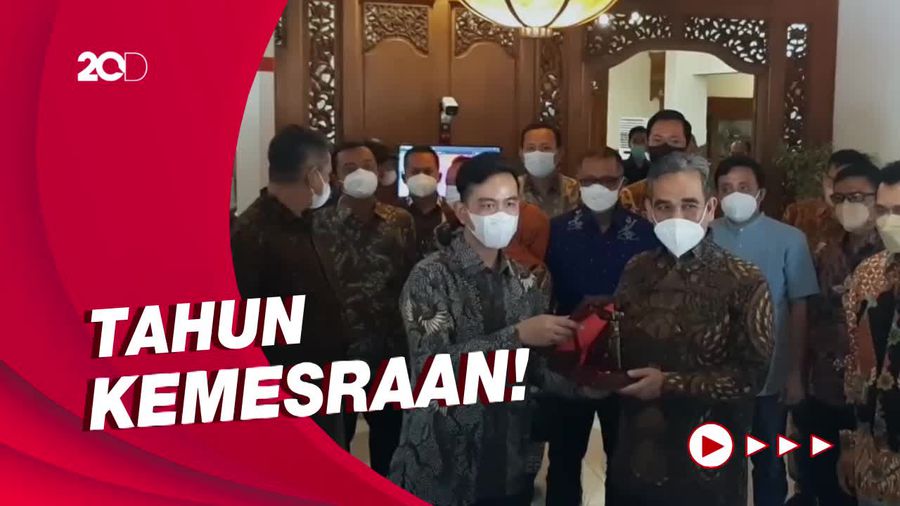 Momen Pertemuan Sekjen Gerindra dan Gibran, Bahas Pilpres 2024?