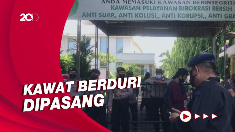 Penjagaan Ketat Jelang Sidang Vonis Munarman
