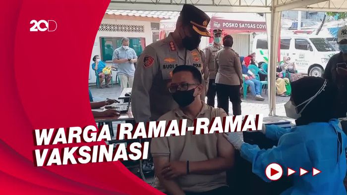 Minyak Goreng-Uang Saku Jadi Daya Tarik Vaksinasi di Jaktim