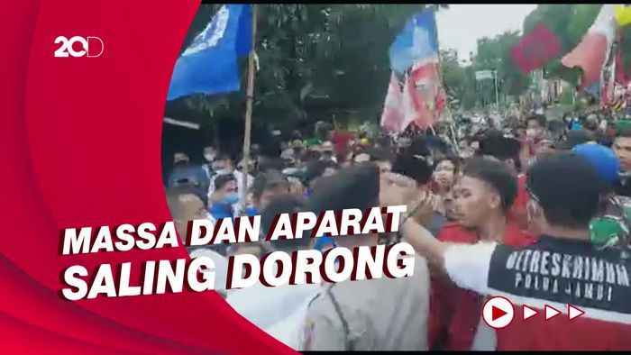 Saat Kunker Jokowi ke Jambi Disambut Ricuh Demo Mahasiswa