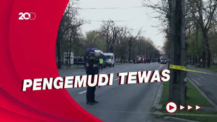 Gerbang Kedutaan Besar Rusia di Bukares Ditabrak Mobil 