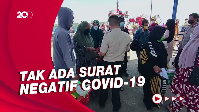 Duh! Sejumlah Penumpang Tertahan di Pelabuhan Parepare