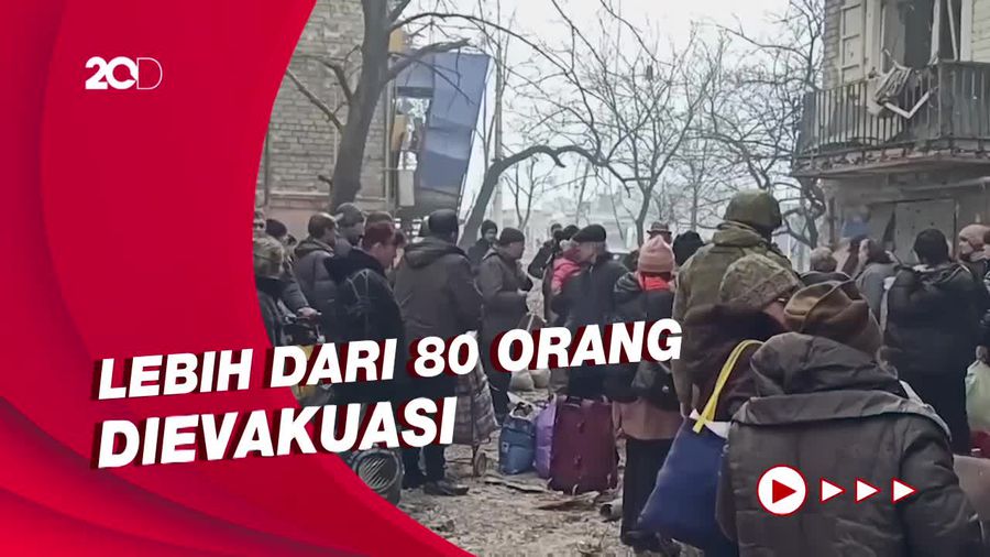 Tentara Rusia Unggah Momen Evakuasi Warga Sipil di Mariupol