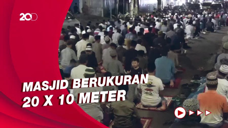Tarawih di Masjid Mungil Parepare, Jemaah Sampai Meluber ke Jalan