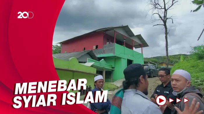 Melihat Pondok Pesantren yang Lokasinya di Kawasan Hiburan Malam