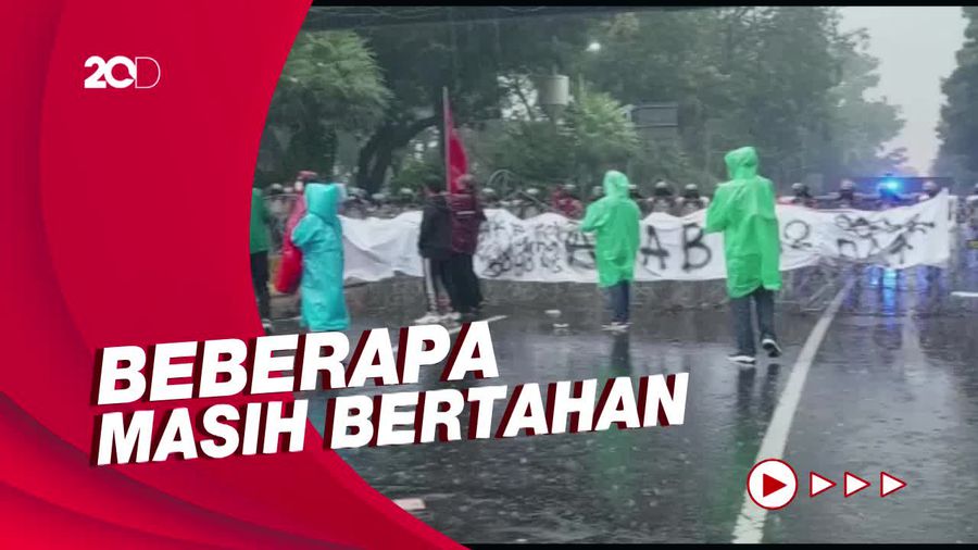 Massa Aksi Demo 11 April di Monas Mulai Bubar