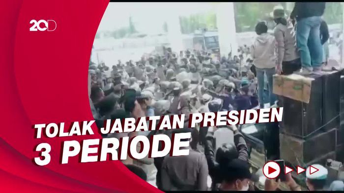 Demo di Bangkalan Ricuh, Beberapa Mahasiswa Terluka