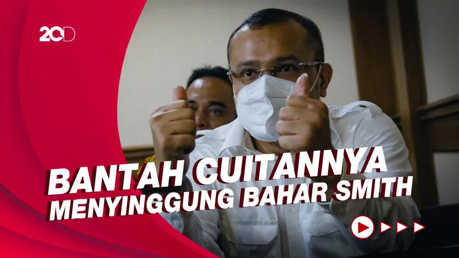 Bantah Semua Tuntutan, Ferdinand Hutahaean Minta Dibebaskan